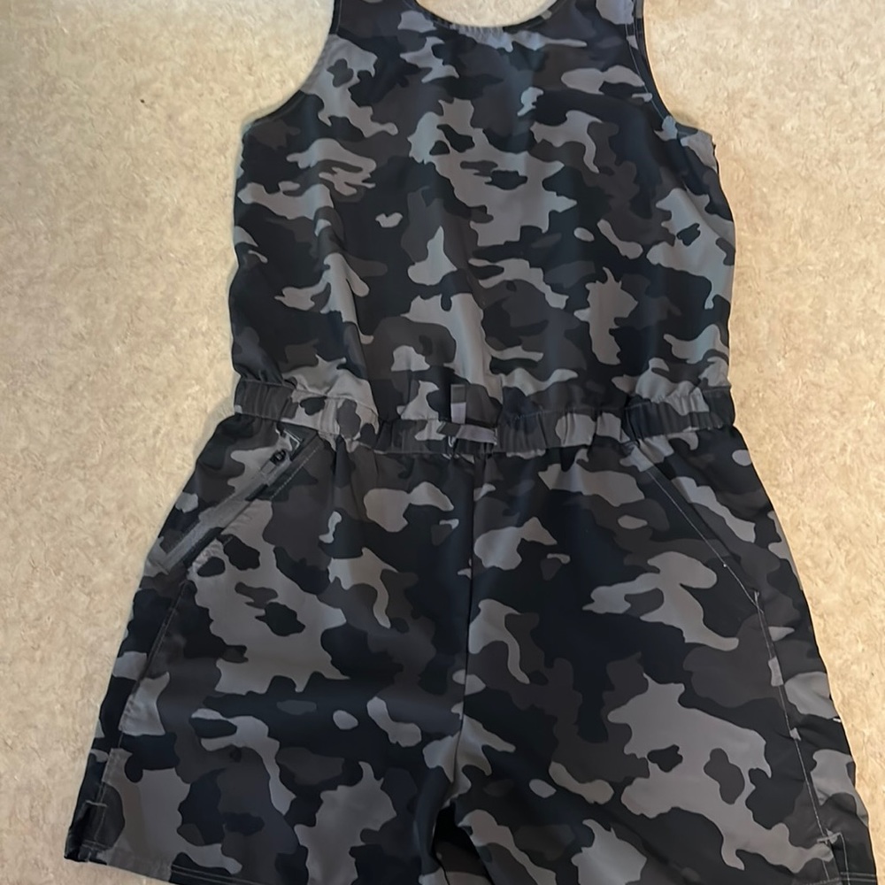 Old navy romper, size XS